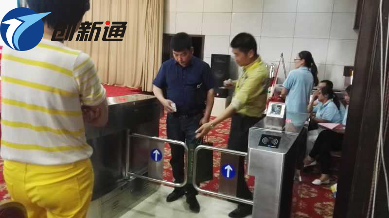 創(chuàng)新通擺閘客戶在體驗中